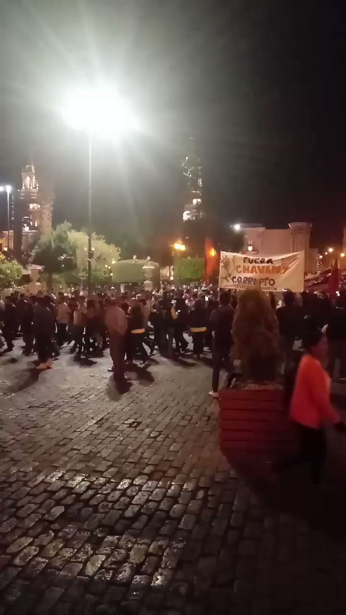 Protests in Peru this evening demanding the resignation of AG Pedro Chavarry over his handling of the massive LavaJato corruption investigation #Arequipa   