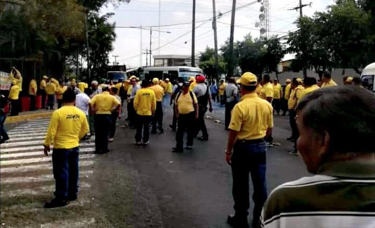 Report protest on the mall Manuel Enrique Araujo, in front of the MOP. They report that the TrafficSV is collapsed in the lane towards Santa Tecla. (Courtesy images).