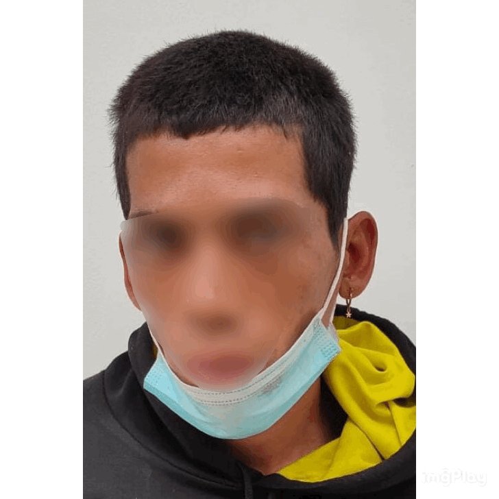 Policía Ecuador:NEUTRALIZAMOS a dos individuos en Garay GYE, en su poder encontramos arma de fuego, accesorios y autopartes de vehículos presuntamente robados