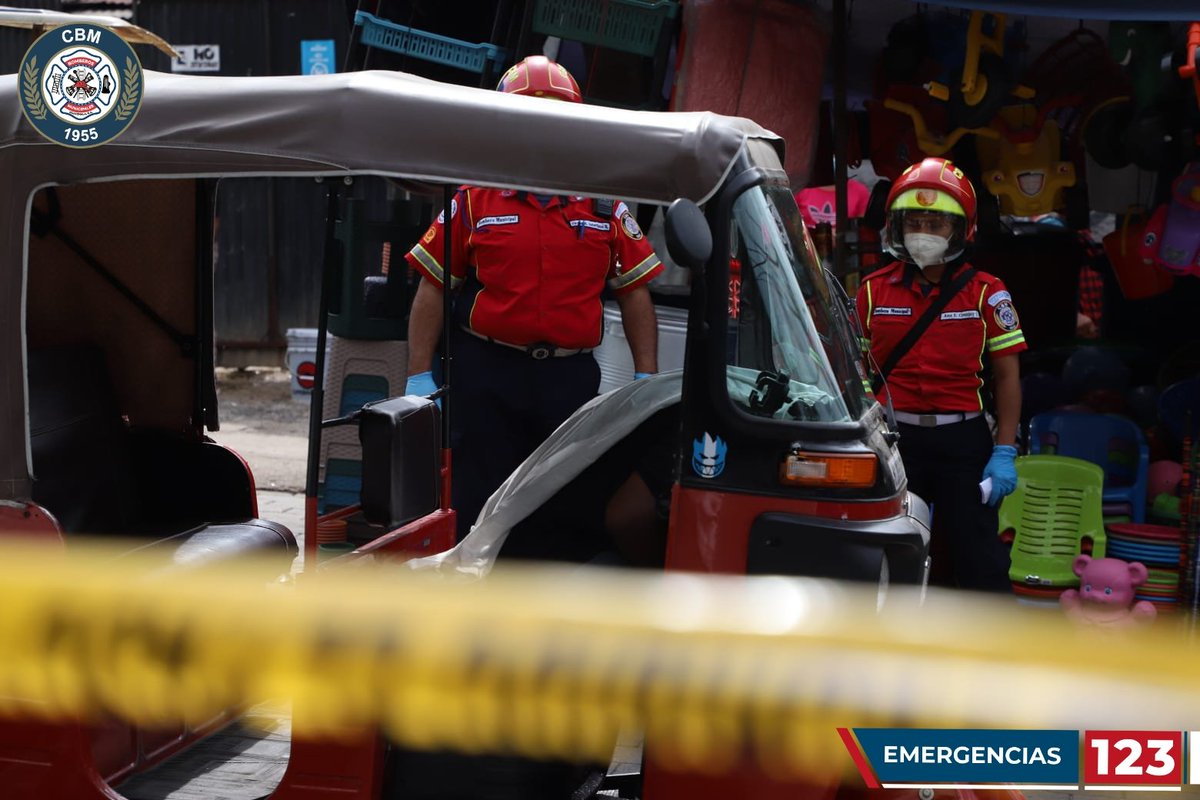 . @bomberosmuni reportan a un hombre de 30 años aproximadamente que falleció por heridas de arma de fuego, en Ciudad Real 1, zona 12, Villa Nueva