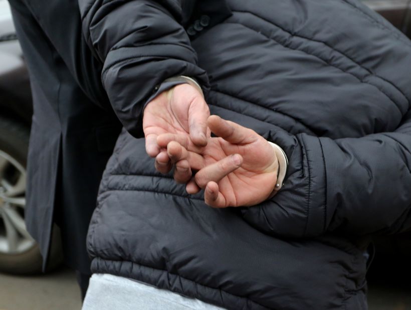 They arrest two men who attacked with sticks and stole rings from a pedestrian in Osorno