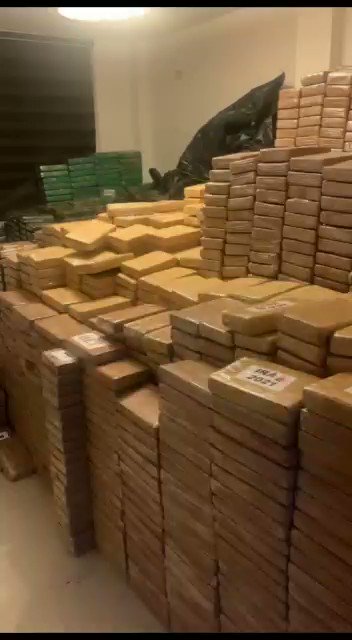 Ecuador Police: At the end of the police intervention in Guayas, we counted 8 TONS 187 kg of cocaine that were destined for the international market. Drug valued at approx. 200 MILLION dollars