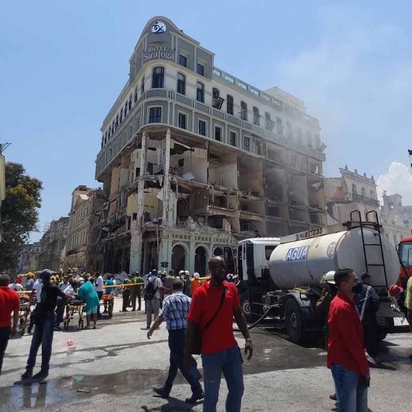 At least 4 dead and 13 injured left by the explosion that destroyed the Hotel Saratoga in Havana, Cuba