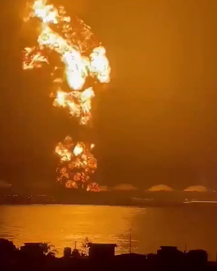 Footage of the massive fire in an oil depot in the port of the Cuban region of Matansas, which was storing 25,000 cubic meters of fuel.   One person was killed and 121 others were injured by the fire, 36 of them are still in hospitals, 5 of whom are in critical condition