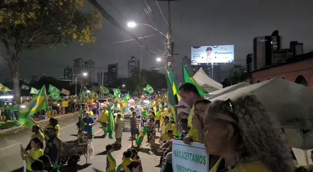 Petrópolis, Natal - RN Protests against high court censorship and non-audited elections results