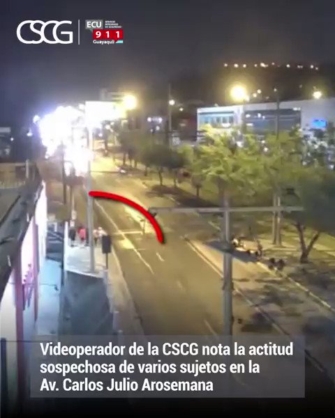 In Guayaquil, 7 subjects assaulted a driver, on Carlos Julio Arosemena avenue. The suspects request a transportation service, but the driver is robbed and kidnapped. After a pursuit by the @PoliciaEcuador, the assailants were arrested