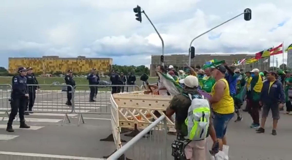 Protesters in Brazil are taking over a congress building. Currently there a massive protests taking place in at the capital of Brazil as protesters have broken through multiple barriers as the Congress building is currently being taken over