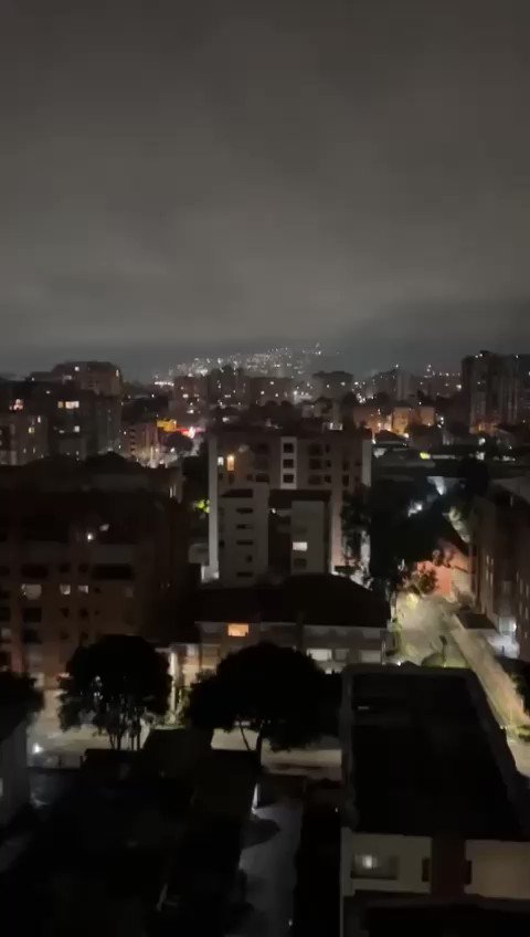 According to the Colombian Geological Service, the earthquake had a magnitude of 5.9 Epicenter: Santander. At the moment, no material damage or human losses have been reported.