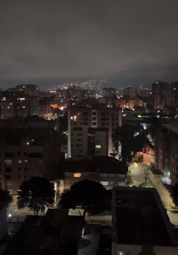 At 4:18 am this Friday, the alarms began to sound in Bogotá, after the 5.9 earthquake that had its epicenter in Santander. At the @BOG_ELDORADO airport there were also moments of panic