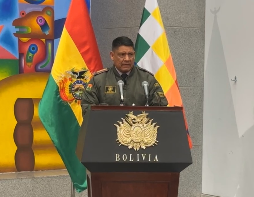 The new commander of the Army, José Sánchez, says that no one wants to see the image that we are giving in the streets and orders the withdrawal of the military under the command of Juan José Zúñiga, in the midst of a coup attempt