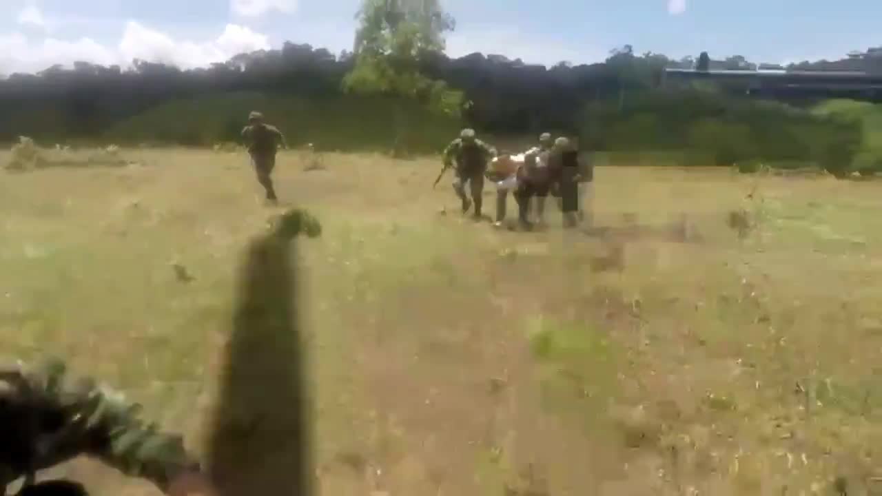 Department of Antioquia, Colombia: The @COL_EJERCITO conducted a successful capture operation of a suspected individual connected to the ELN. The operation was conducted via a UH-60L Black Hawk (EJC-2146) to move quickly through the target zone