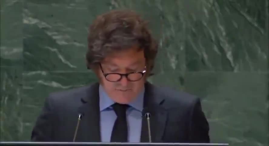 El presidente de Argentina, Javier Milei, rechazó durante su discurso en la Asamblea General de la Naciones Unidas la incorporación al Consejo de Derechos Humanos de las “dictaduras sangrientas” de Cuba y Venezuela.  En esta misma casa, que dice defender los derechos humanos, han permitido el ingreso al Consejo de Derechos Humanos a dictaduras sangrientas como la de Cuba y Venezuela, sin el más mínimo reproche, sentenció Milei.