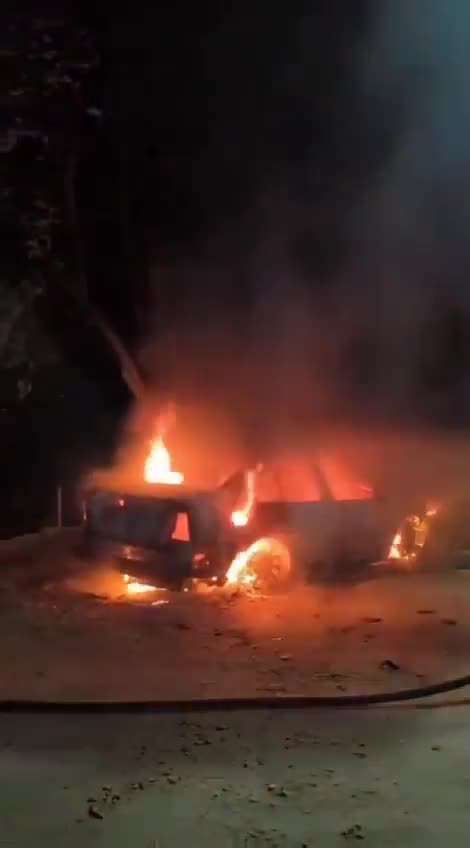 Acapulco - Guerrero Since last night they have been hitting each other with buckets, there at Kilometer 30. - The official number is 2 dead - The unofficial number is 7 to 10 dead. There are teams of all colors in the area.