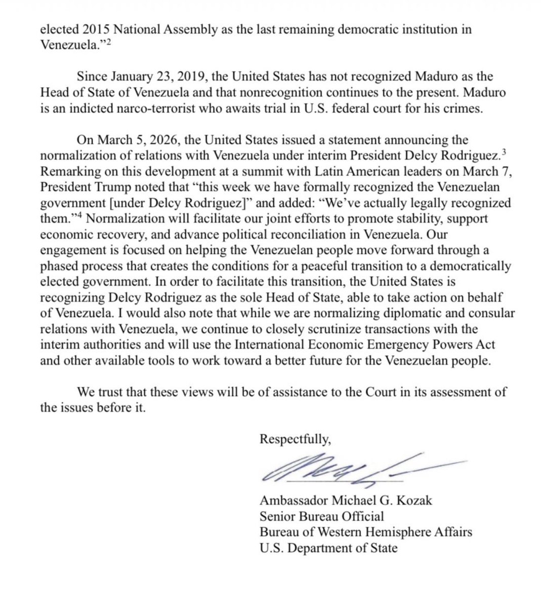 The U.S. State Department notified the New York court handling the case against Maduro that it has formally recognized Venezuela's interim president, Delcy Rodríguez, as the country's head of state. The United States recognizes Delcy Rodríguez as the only head of state capable of acting on behalf of Venezuela, reads the letter sent by Michael Kozak, the State Department's Assistant Secretary for Western Hemisphere Affairs, to U.S. Attorney Jay Clayton. In the letter, Kozak clarified that the United States has not recognized Maduro as the Venezuelan head of state since January 23, 2019, and that this lack of recognition continues to this day. The official added that the U.S. objective is to achieve a gradual process that creates the conditions for a peaceful transition to a democratically elected government in Venezuela.